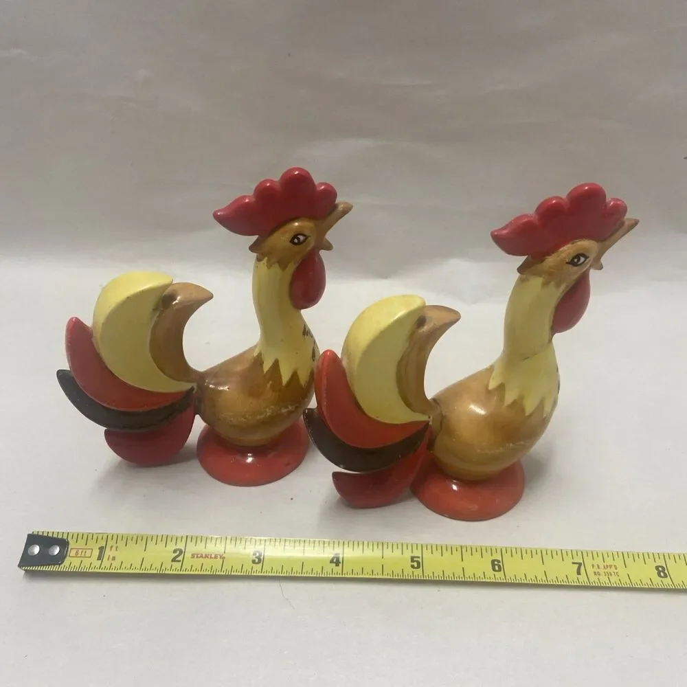 Vintage 60's HOLT HOWARD Rooster Chicken Salt and Pepper Shakers READ